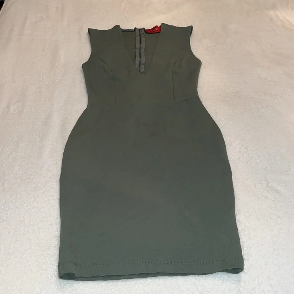 Akira Green V-Neck Sheath Mini Dress Sleeveless Cocktail - Picture 2 of 10